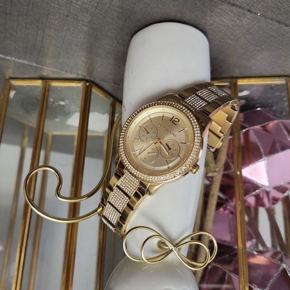 Michael Kors Gold Toned Watch w diamond Rhinestones - Picture 7 of 10